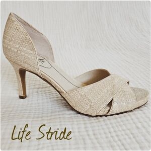 Life Stride Beige Textured Heels